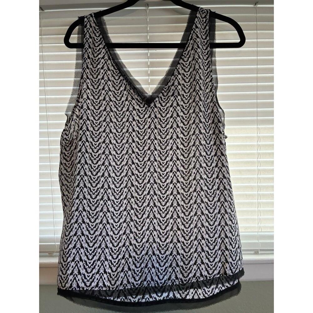Women’s Tank Top Blouse/shirt. V-neck. Size XL.  Drapes So Nicely!   NWT